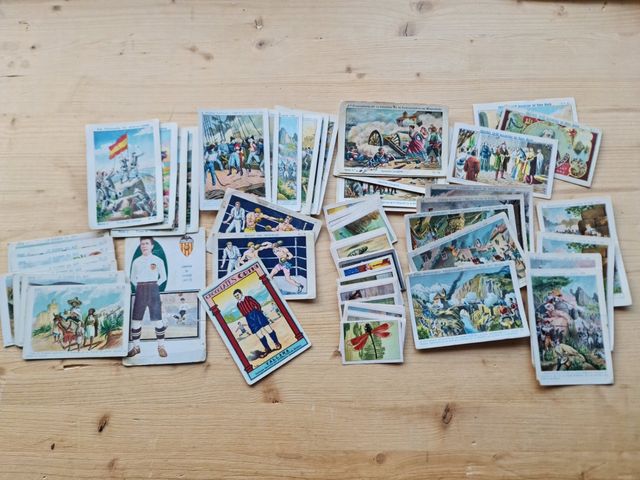 Lote de 89 cromos antiguos de colección