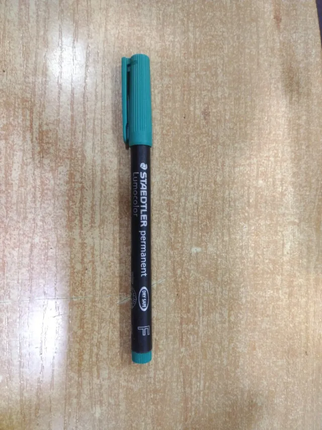 Caja 10 Rotuladores STAEDTLER Lumocolor