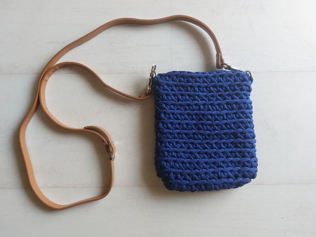 Bolso crochet móvil azul nuevo