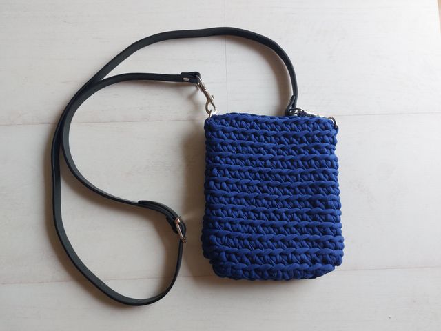 Bolso crochet móvil azul nuevo