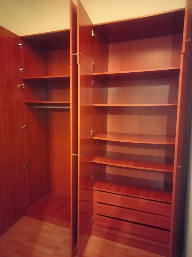 Armario ropero grande de madera