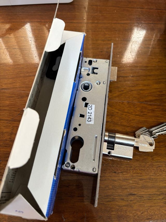 2 Cerraduras TESA ASSA ABLOY + 2 bombínes