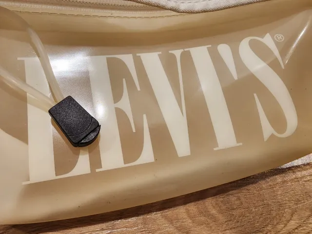 Riñonera Levi's Blanca semitransparente