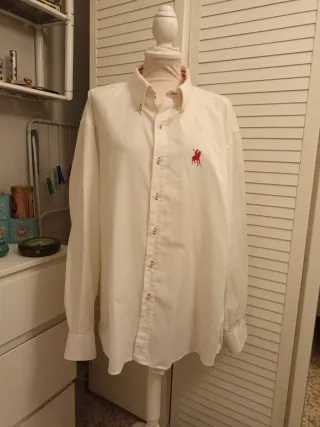 Camisa Caballero Blanca con Logo Rojo