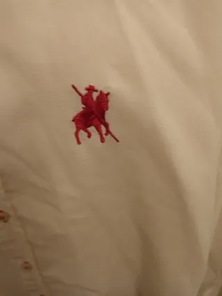 Camisa Caballero Blanca con Logo Rojo