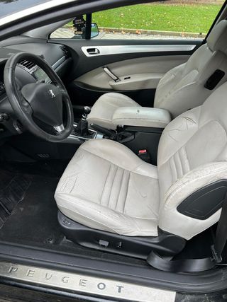 Peugeot 407 coupé 2010