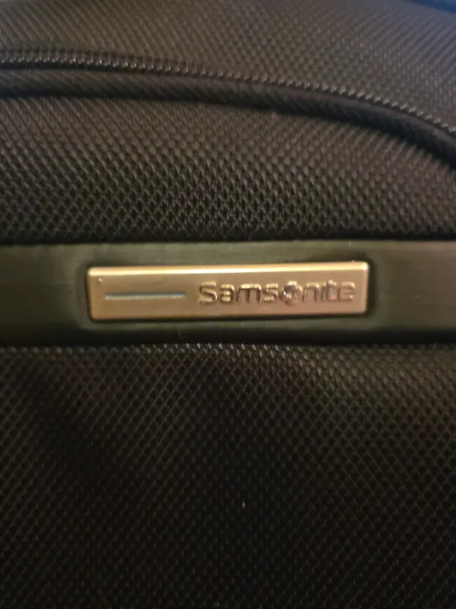 Bolso Samsonite Negro y Maletín