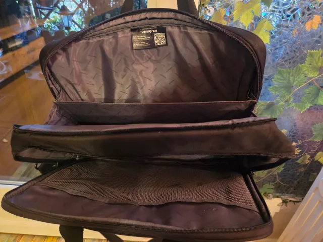 Bolso Samsonite Negro y Maletín