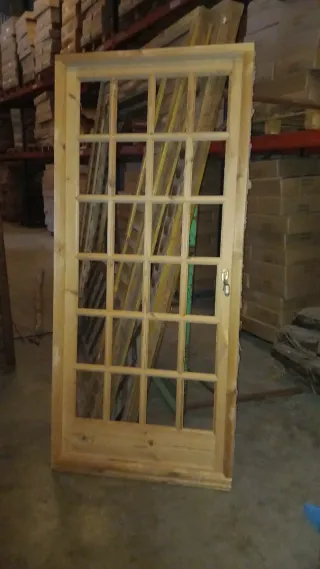 Puerta madera con cristales de 90cm x 2m