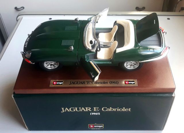 Burago Jaguar E Cabriolet 1:18
