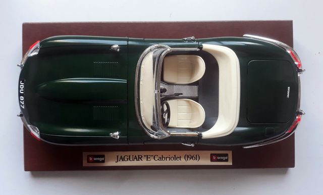 Burago Jaguar E Cabriolet 1:18