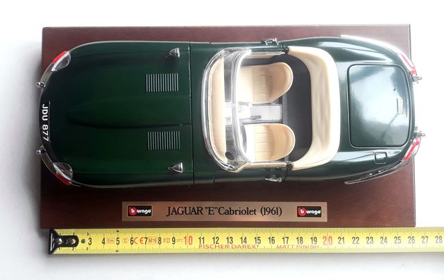 Burago Jaguar E Cabriolet 1:18