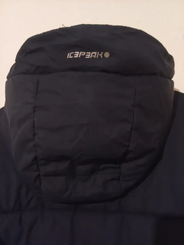 Anorak Icepeak azul y negro
