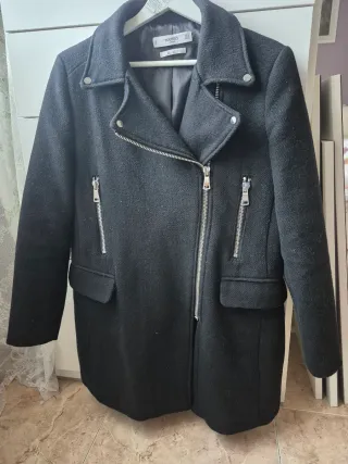 Abrigo Mango Negro Talla M