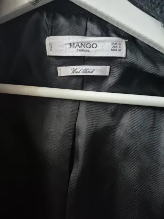 Abrigo Mango Negro Talla M