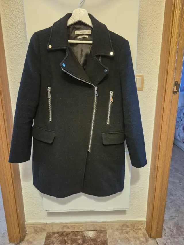 Abrigo Mango Negro Talla M
