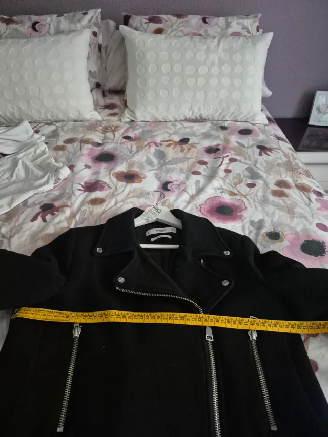 Abrigo Mango Negro Talla M