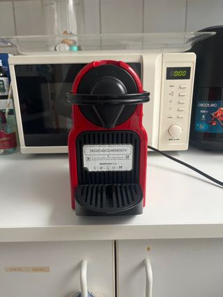Cafetera Nespresso Roja
