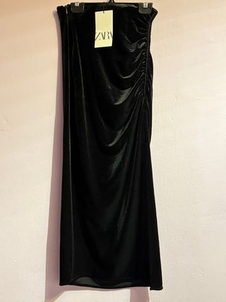 Falda Zara negra con drapeado