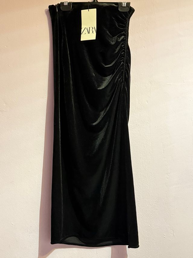 Falda Zara negra con drapeado