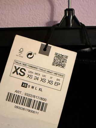 Falda Zara negra con drapeado