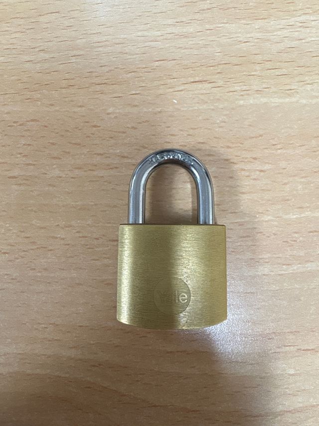 Candado Yale de latón