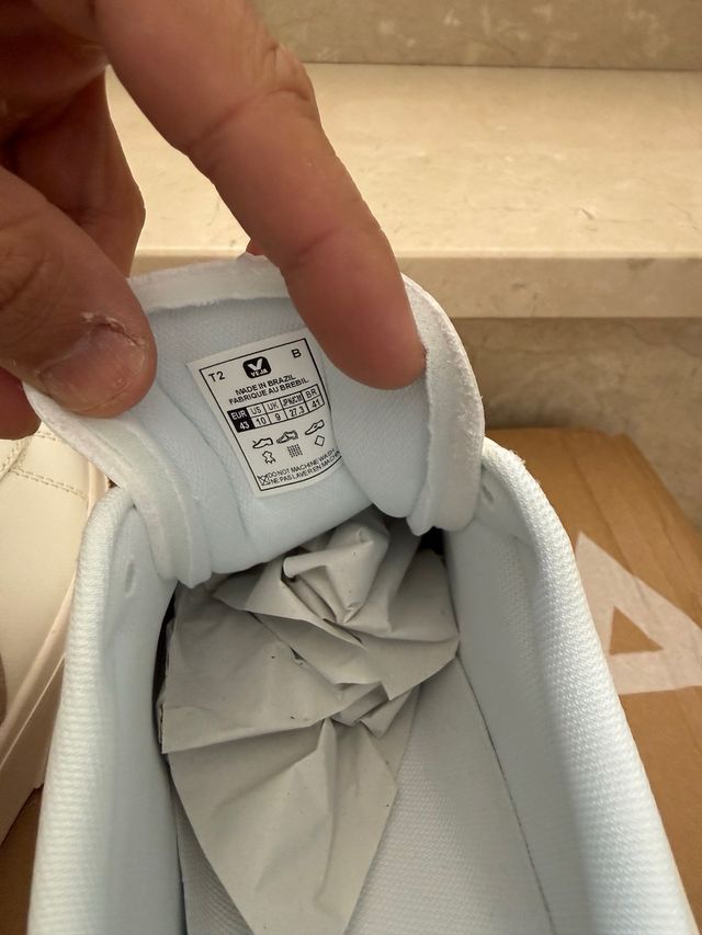 Zapatillas Veja Blancas y Beige