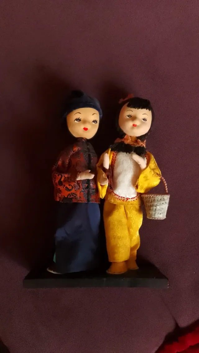 Statuetta Repubblica di Cina abiti tessuto,