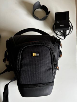 Cámara Canon EOS 2000D + 2 objetivos + Trípode