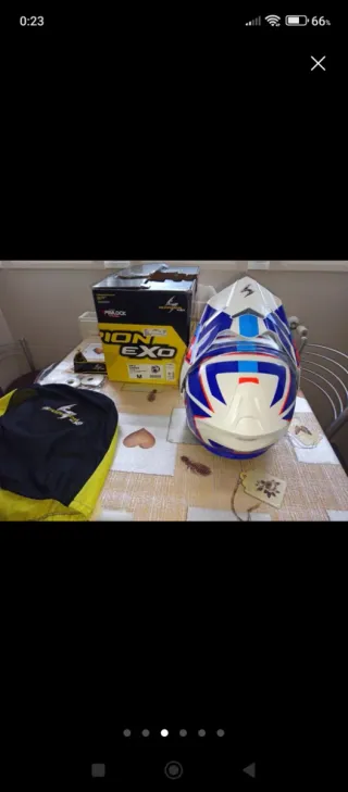 Casco de moto abatible