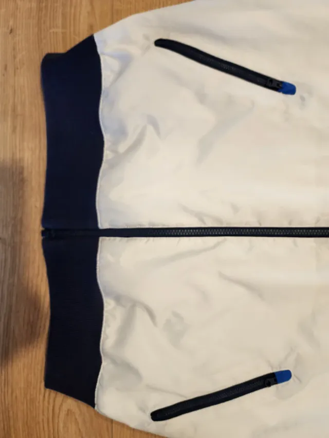 Chaqueta Cortavientos Nike Blanca y Azul