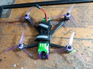 Drone FPV novo a estrear..