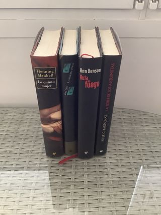 LOTE 4 NOVELAS MISTERIOPOLICÍACASHISTORIA