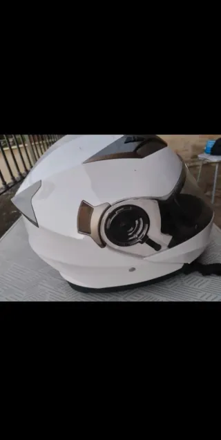 2 Caschi MotoCubo Bianchi Ottime Condizioni