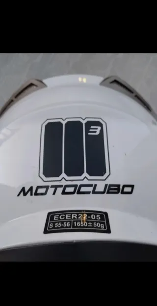 2 Caschi MotoCubo Bianchi Ottime Condizioni