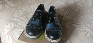 Scarpe bambina blu lucide con frange