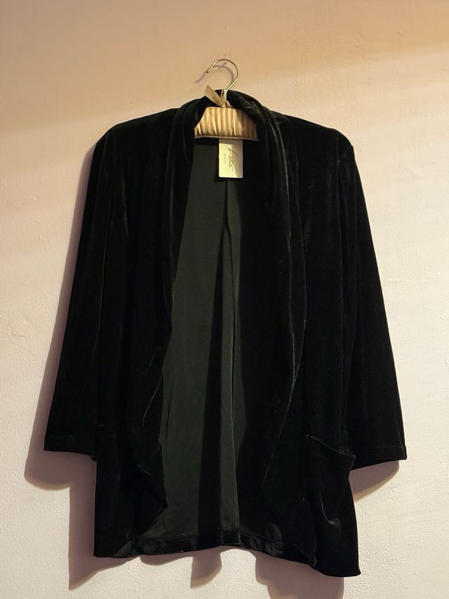 Blazer terciopelo negra.
