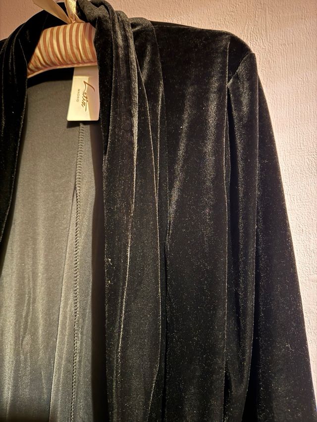 Blazer terciopelo negra.