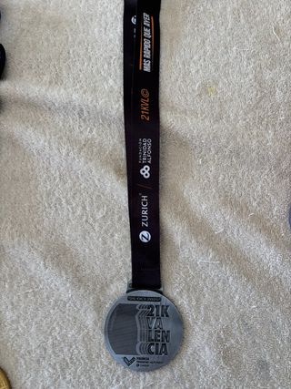 Medalla oficial 21K Valencia Trinidad Alfonso 2025