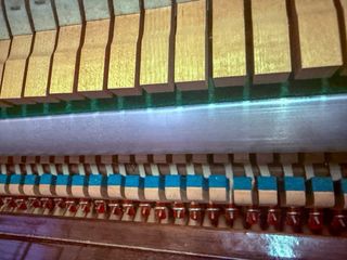 Piano Vertical Yamaha Caoba