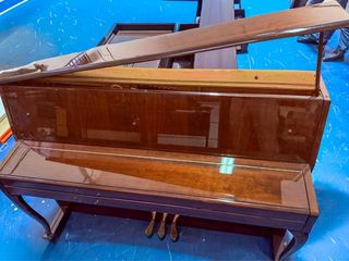 Piano Vertical Yamaha Caoba