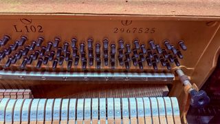 Piano Vertical Yamaha Caoba