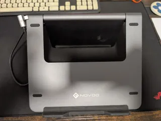 Base elevadora NOVOO para portátil