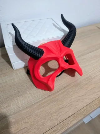 Set Máscara Demoníaca + Collar Pentagrama