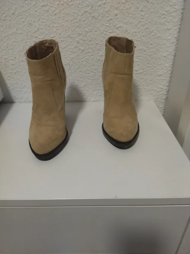 Botines beige tacón ancho