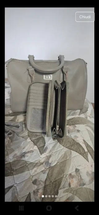 Borsa e portafoglio beige