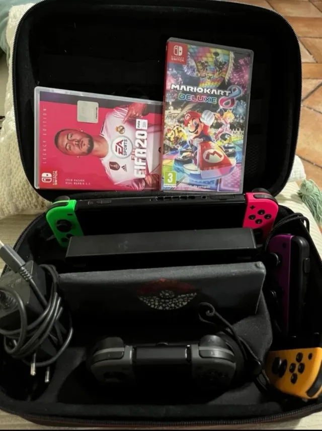 Nintendo Switch con giochi e accessori