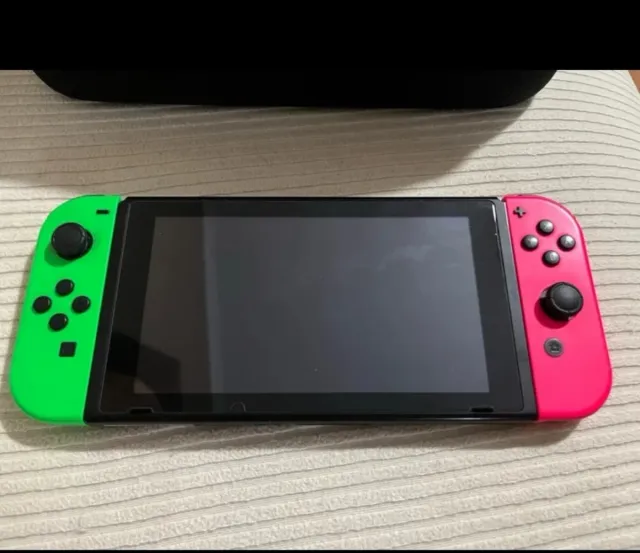 Nintendo Switch con giochi e accessori