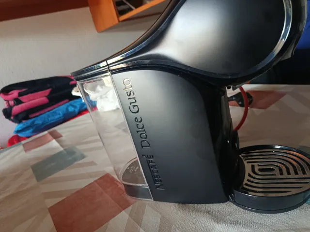 Cafetera Dolce Gusto Negra