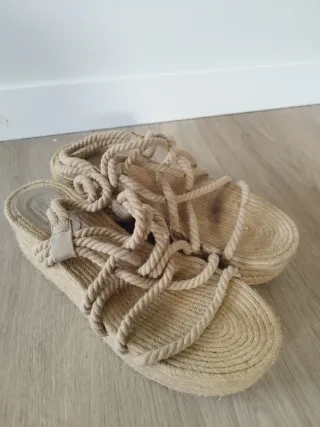 Sandalias de cuerdas beige